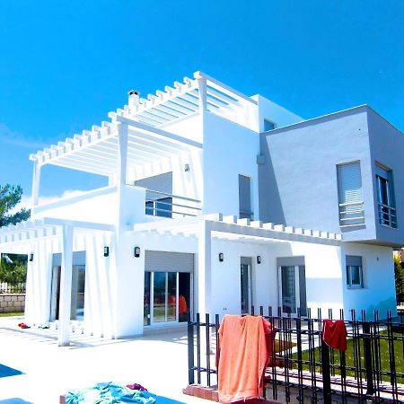 Luxury Villa With Amazing View, Кешме Экстерьер фото