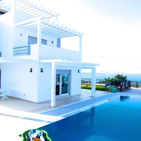 Luxury Villa With Amazing View, Кешме Экстерьер фото