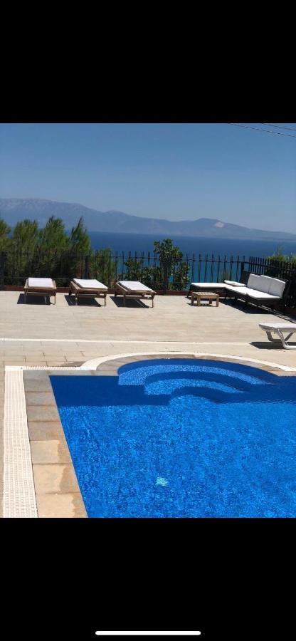 Luxury Villa With Amazing View, Кешме Экстерьер фото